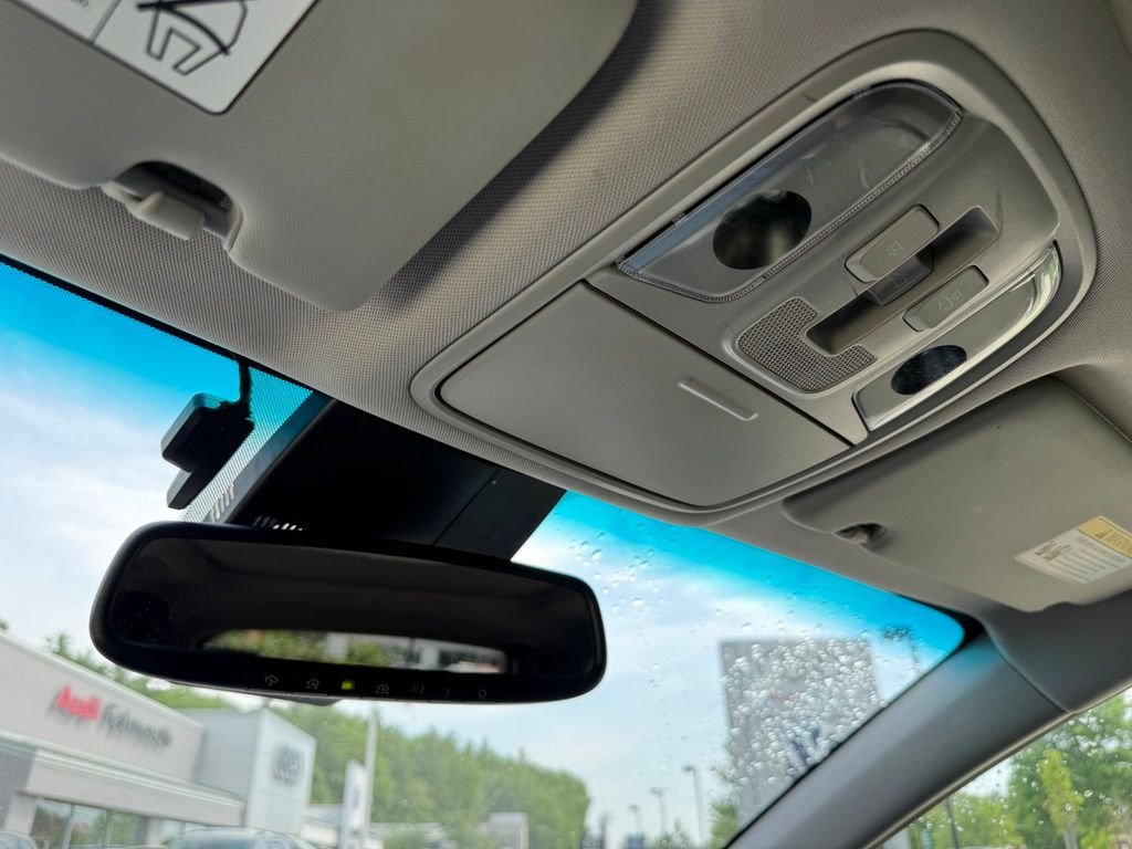 Used 2018 Silver Kia EX image 37