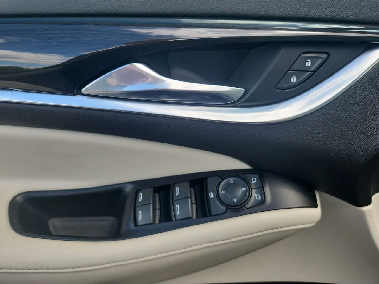 Used 2023 Ebony Twilight Metallic Buick Essence image 11