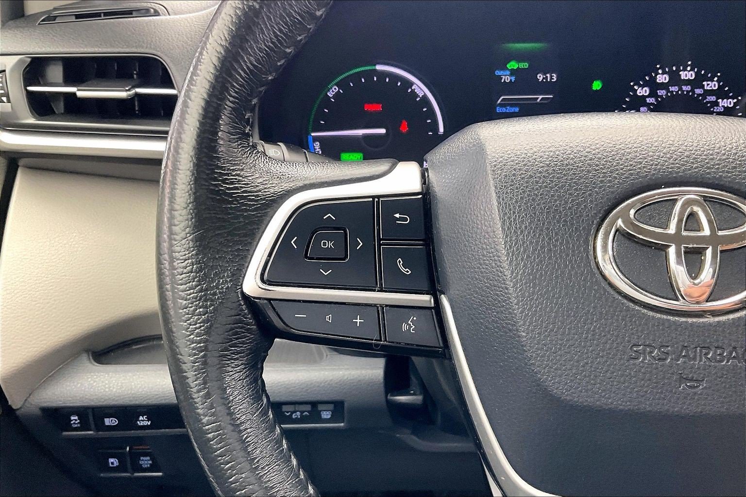 Used 2022 Wind Chill Pearl Toyota XLE image 21