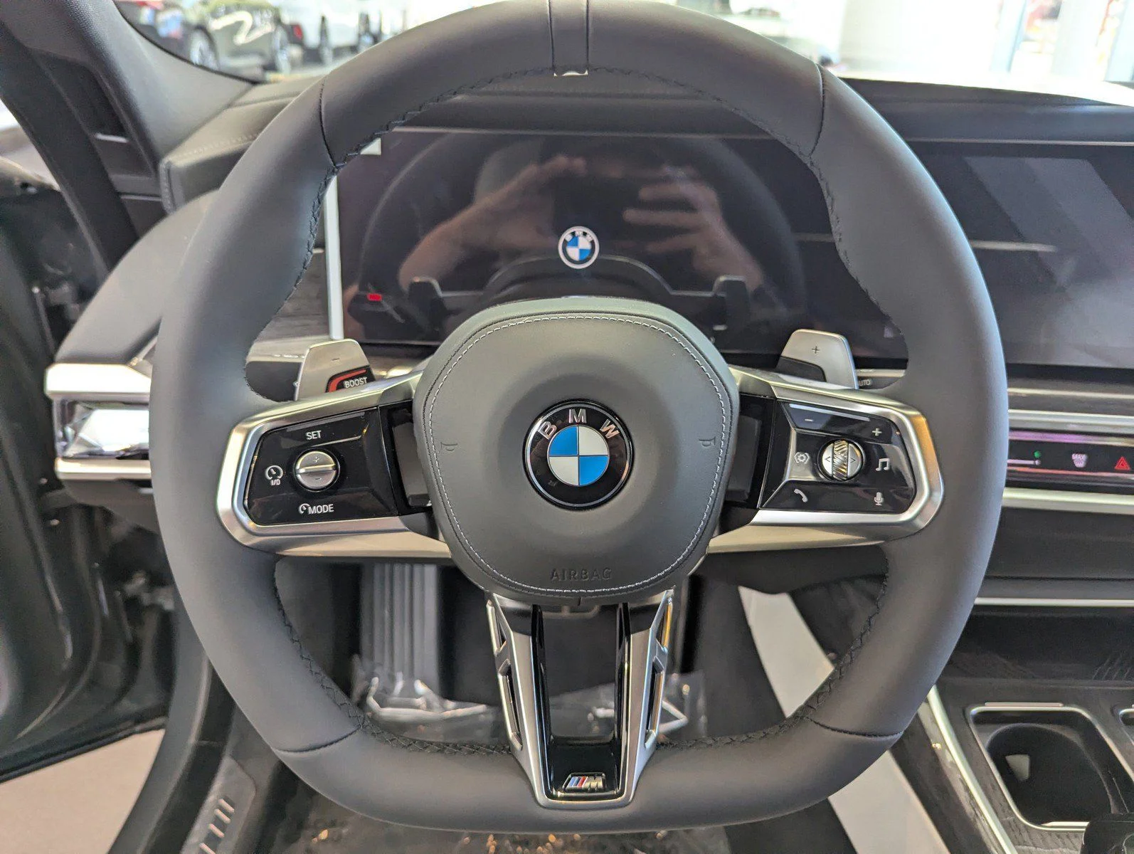New 2026 Dravit Grey Metallic BMW 760i xDrive image 16