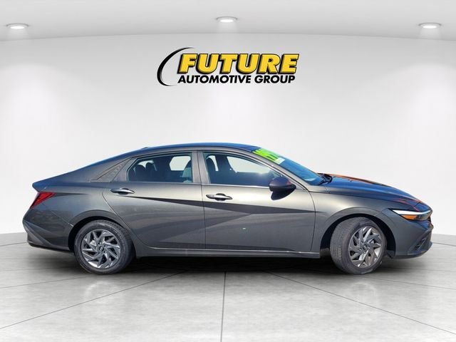 Used 2024 Gray Hyundai SEL image 3