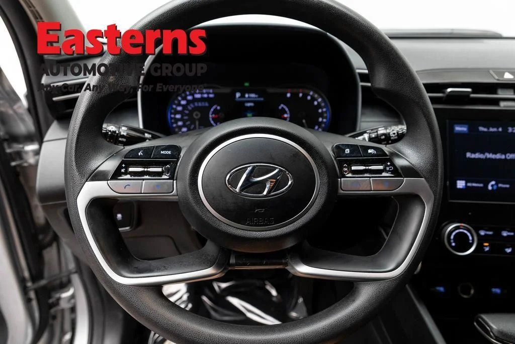 Used 2022 Silver Hyundai SEL image 12