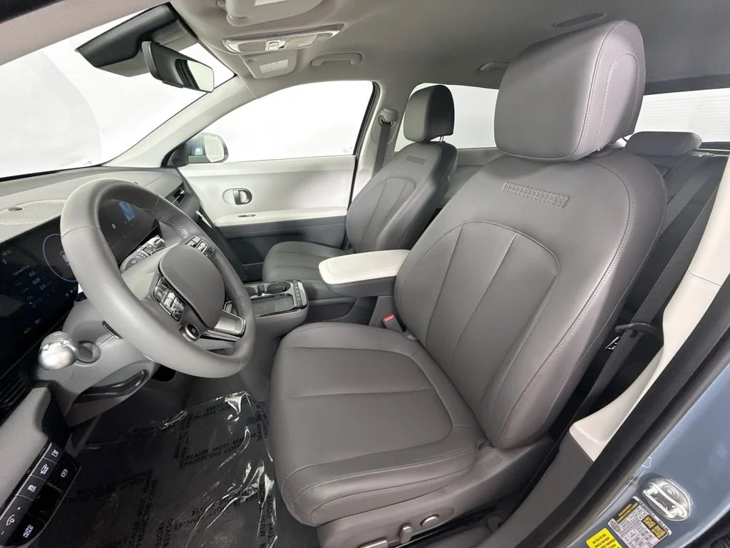 Used 2025 Blue Hyundai SEL image 21