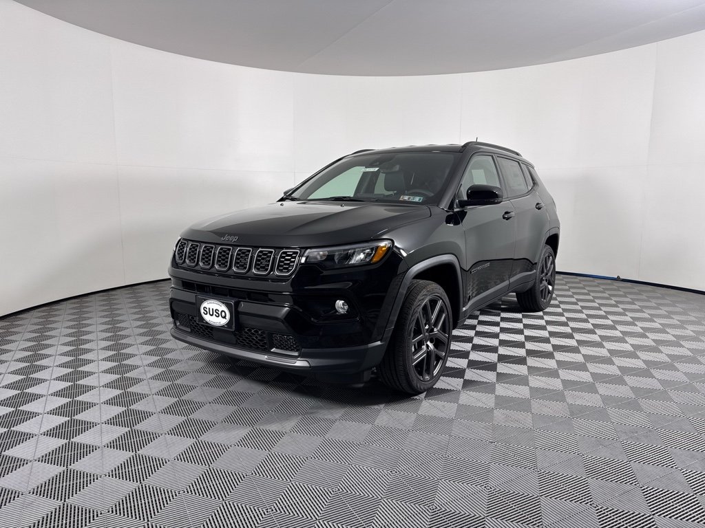 New 2026 Diamond Black Crystal Pearl-Coat Exterior Paint Jeep Limited Altitude image 18