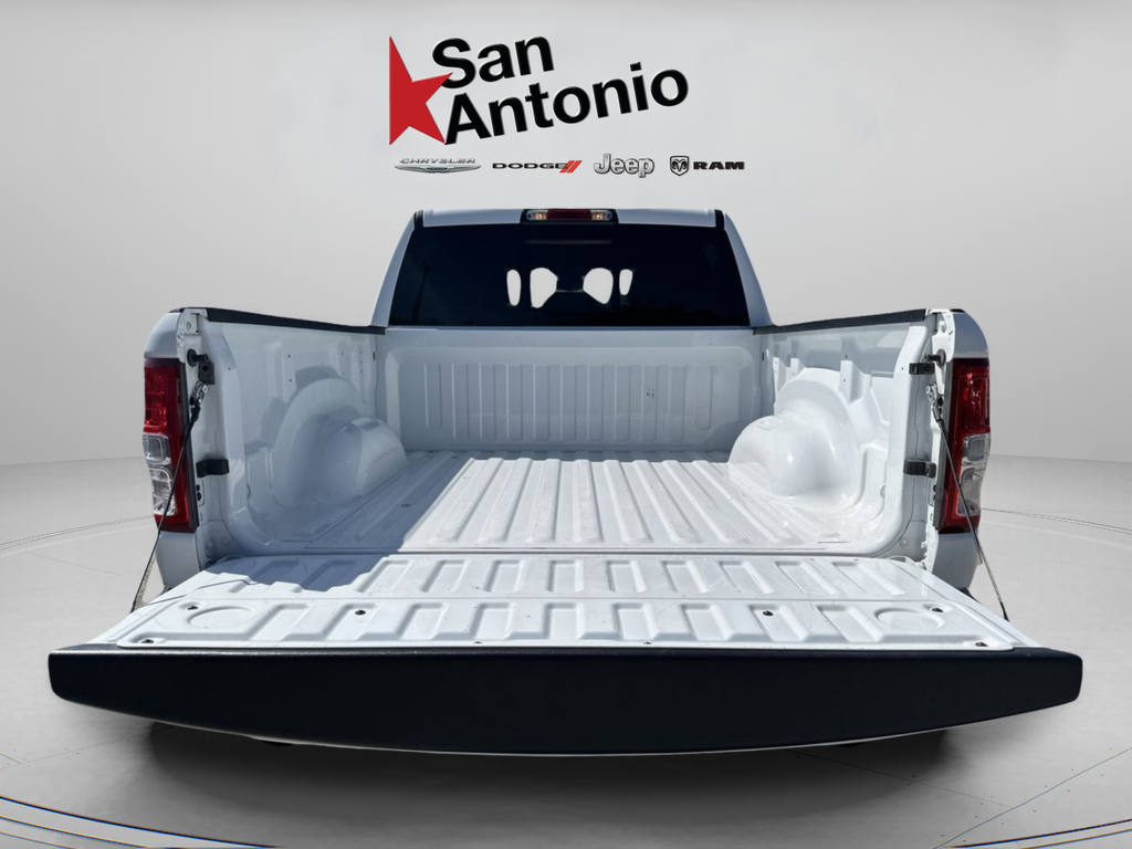 Used 2023 White Ram Big Horn/Lone Star image 32