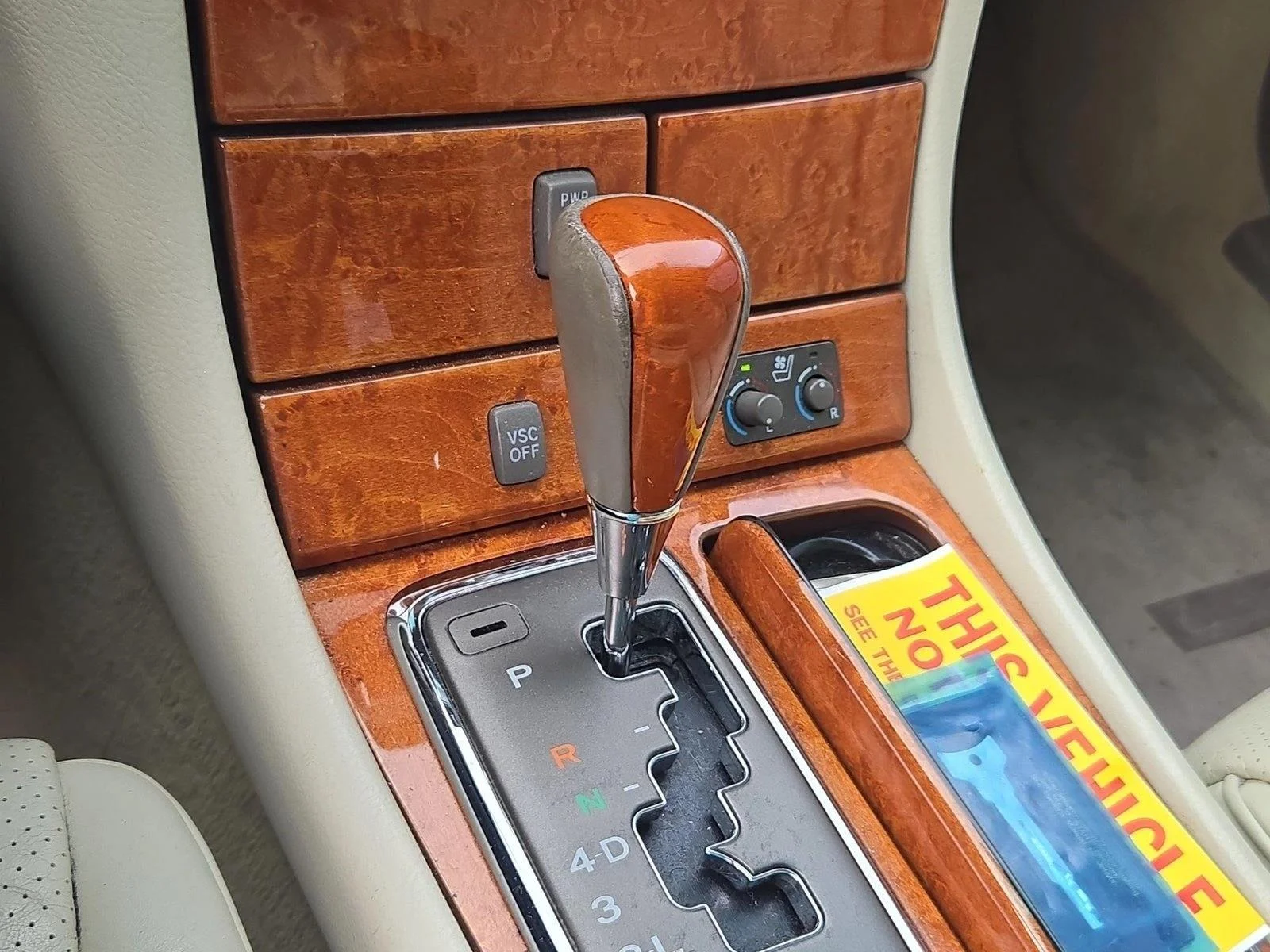 Used 2003 White Lexus  image 10