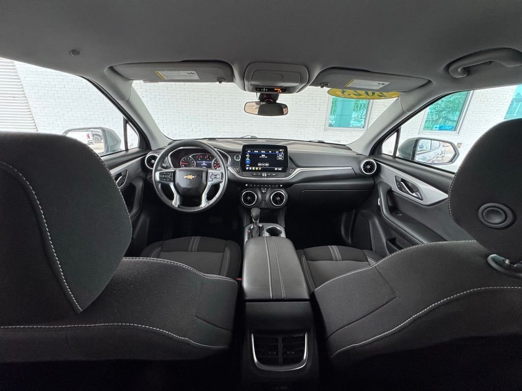 Used 2023 Gray Chevrolet LT image 27