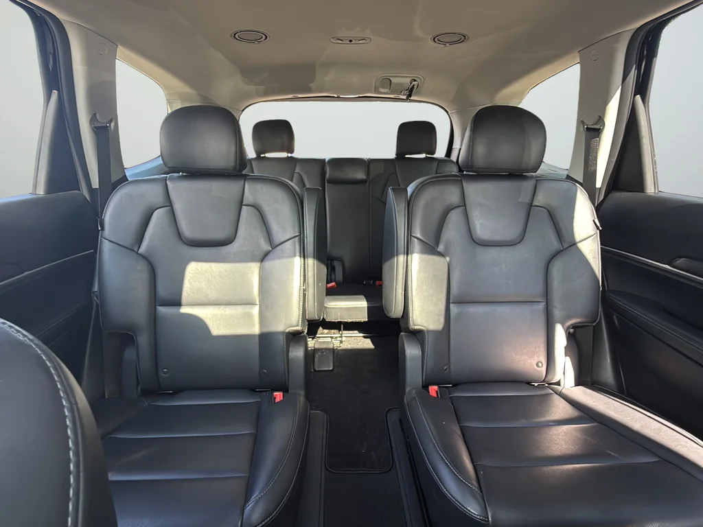 Used 2025 Black Kia S image 29