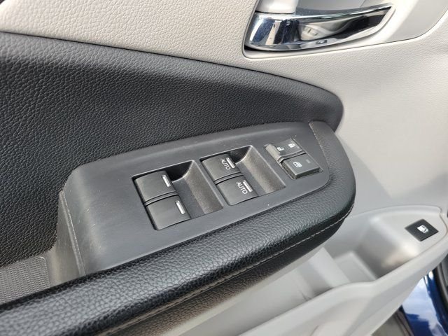Used 2019 Obsidian Blue Pearl Honda RTL-T image 23