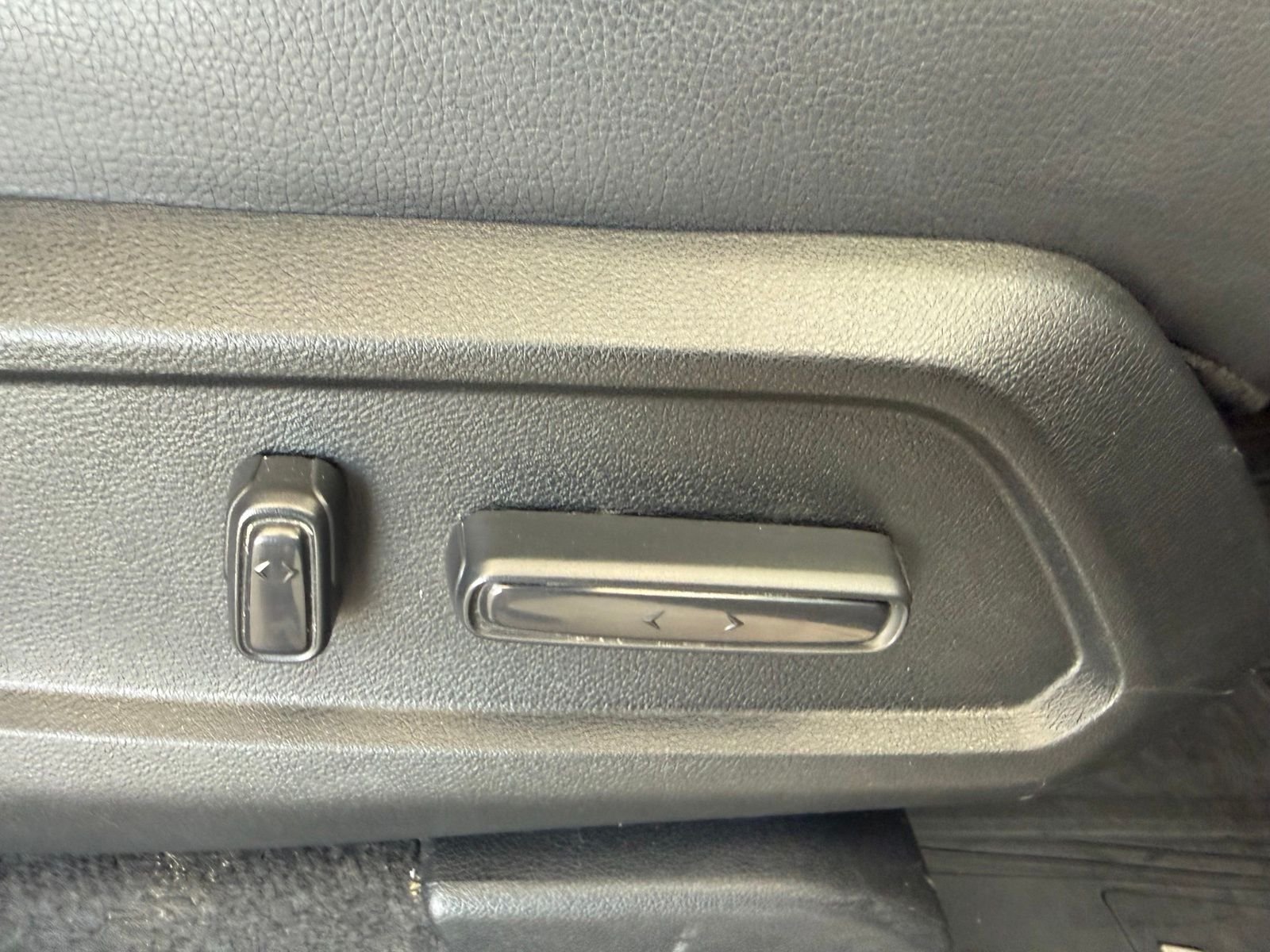 2025 Honda Pilot EX-L - Photo 34