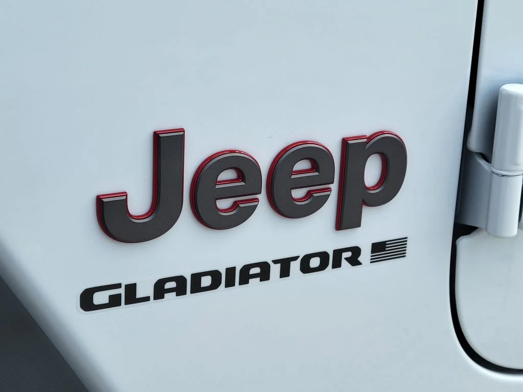 New 2026 Bright White Clear-Coat Exterior Paint Jeep Rubicon image 21