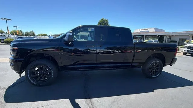 2026 RAM 3500 Laramie - Photo 7