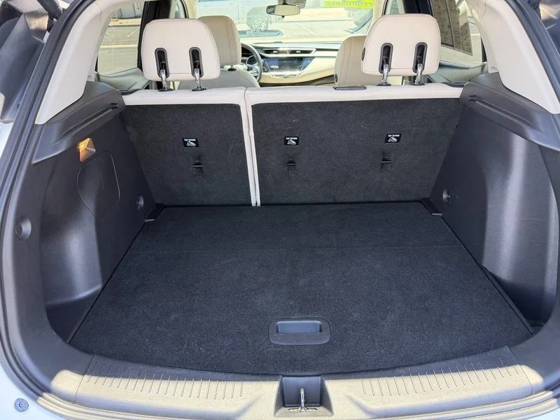 Used 2020 SUMMIT WHITE Buick Select image 20