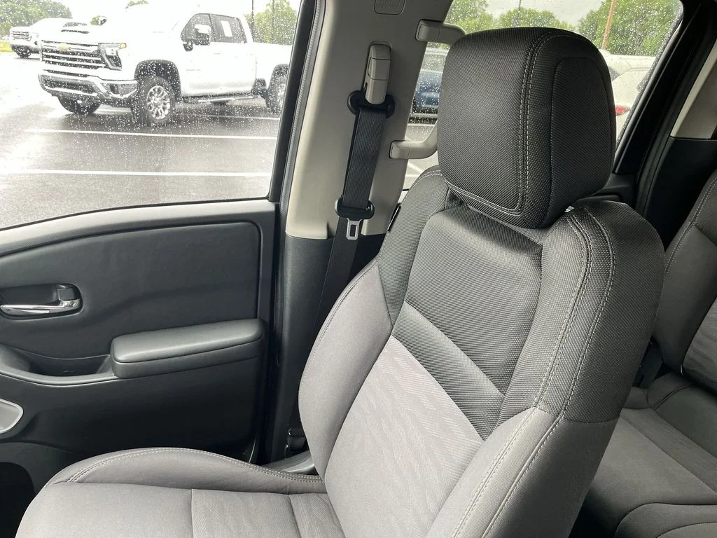 Used 2022 White Nissan SV image 23