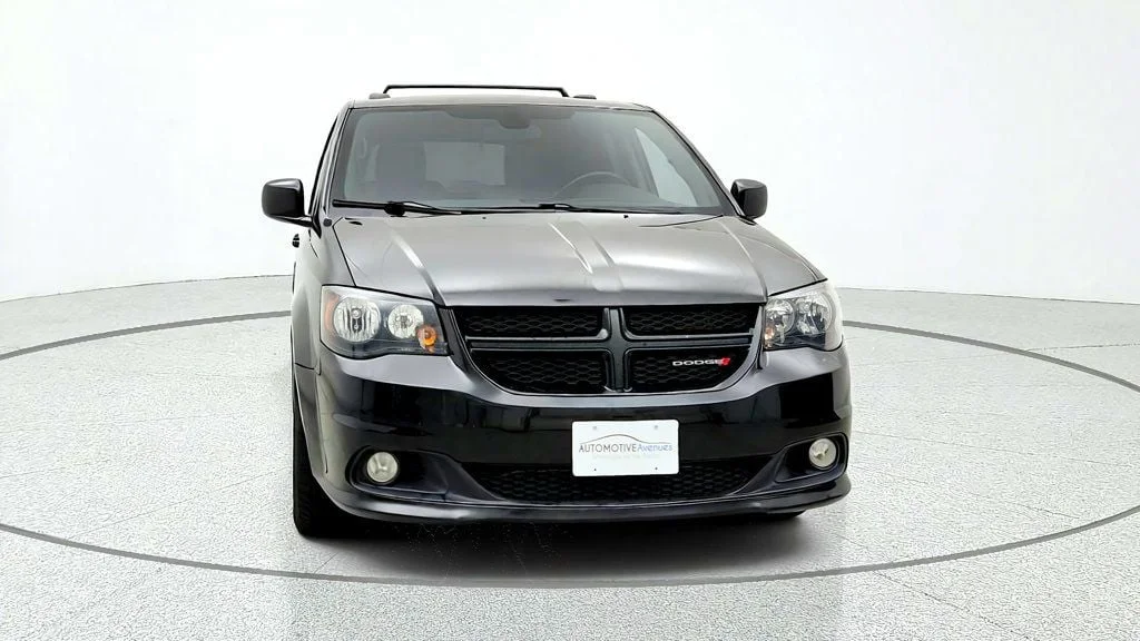 Used 2018 Black Onyx Crystal Pearlcoat Dodge GT Wagon image 2