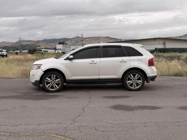 Used 2011 White Ford Limited image 2