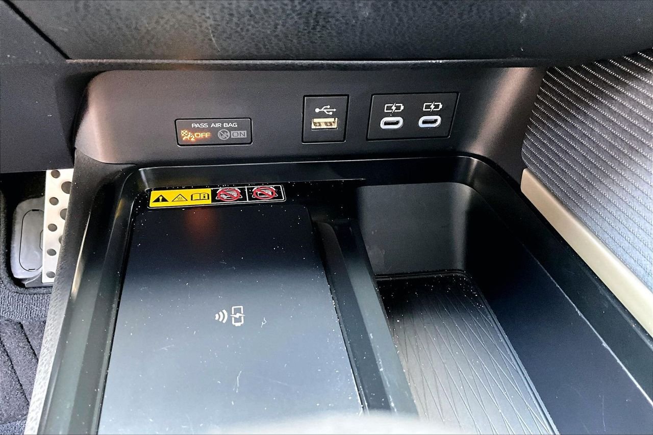 Certified Used 2025  Toyota SE image 26