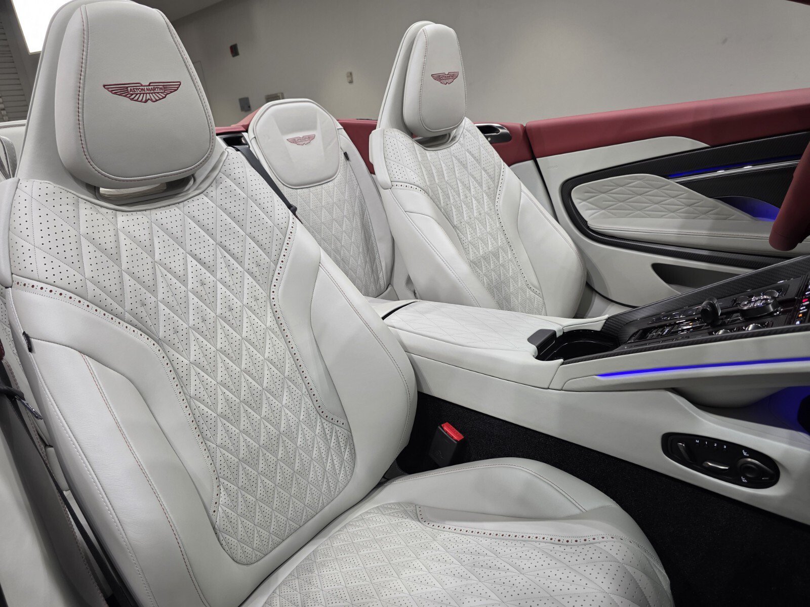2026 Aston Martin DB12 Base - Photo 21