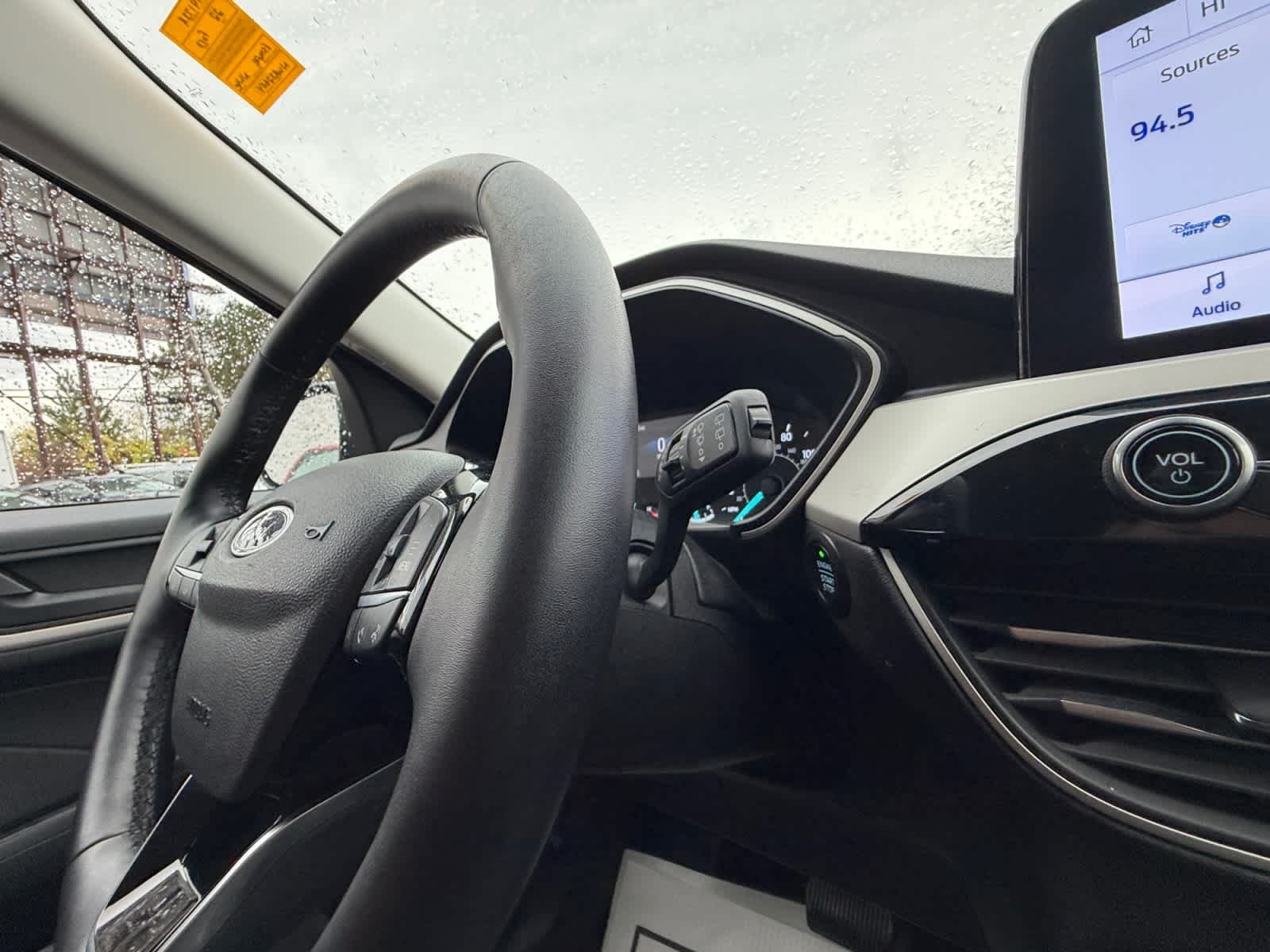 Used 2022 Star White Metallic Tri-Coat Ford SE image 36