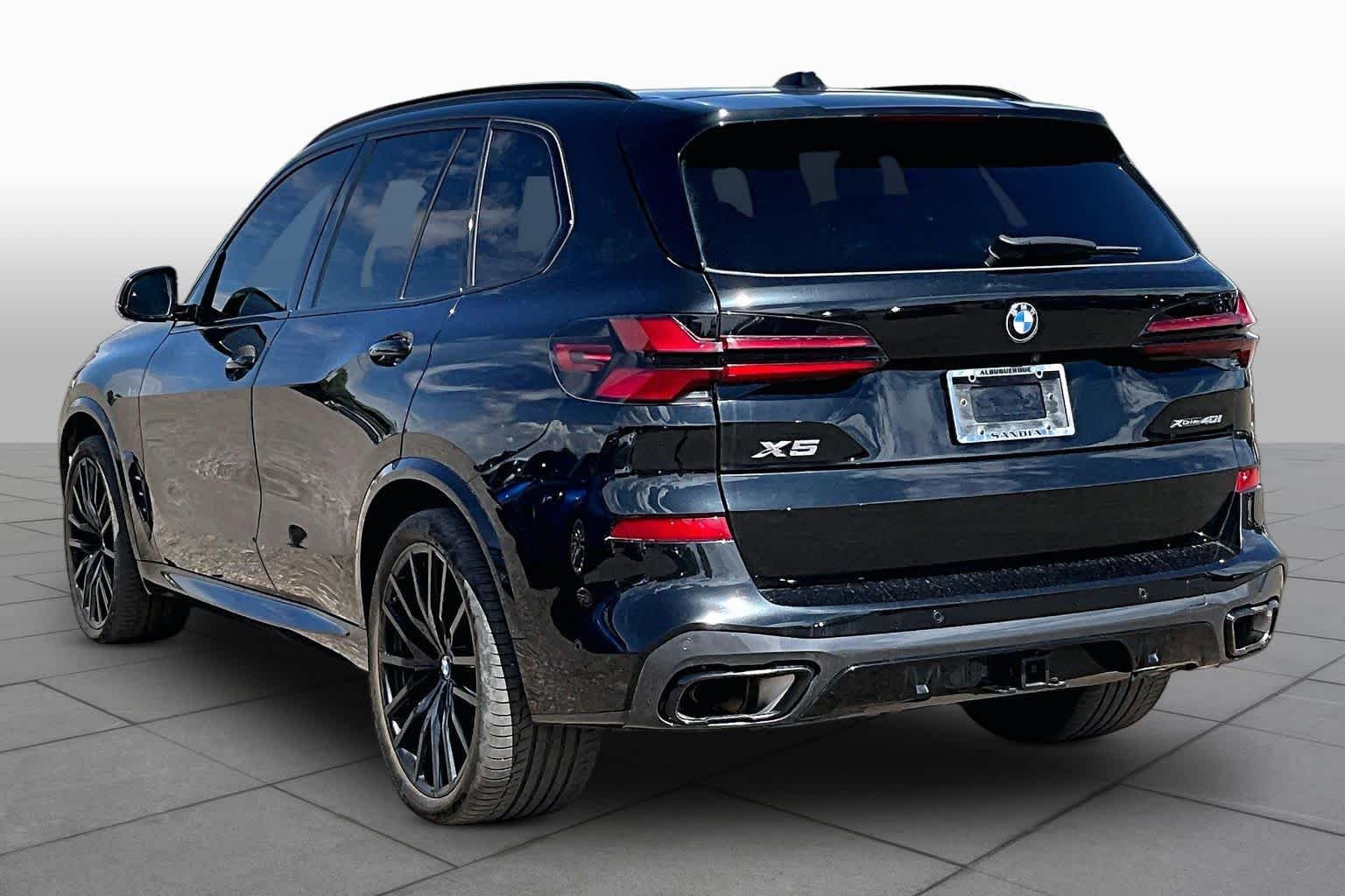 Used 2024 Black Sapphire Metallic BMW xDrive40i image 9
