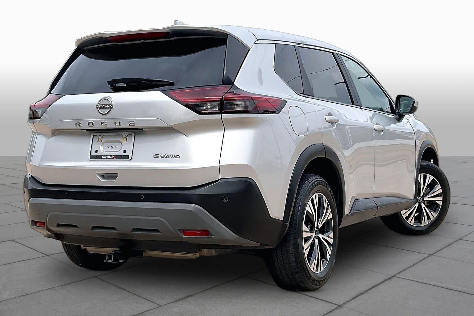 Used 2023 Brilliant Silver Metallic Nissan SV image 13