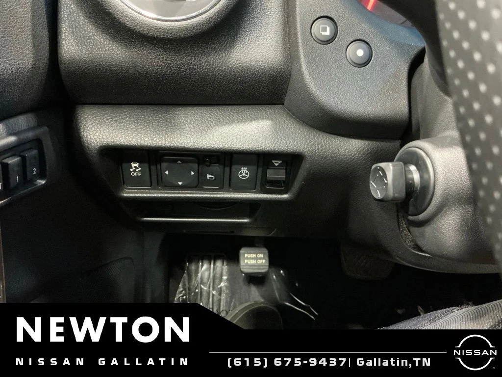 Used 2014 Super Black Nissan 3.5 SV image 36
