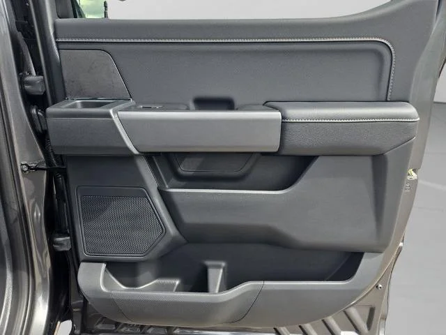 New 2026 Carbonized Gray Metallic Ford XLT image 37