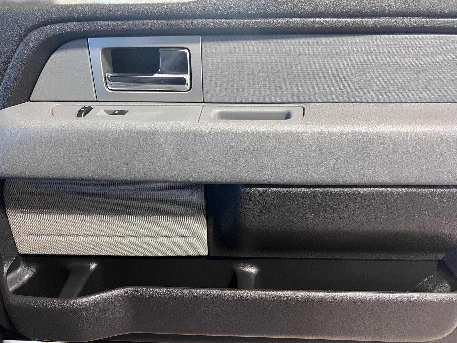 Used 2011 Tuxedo Black Metallic Ford XLT image 21