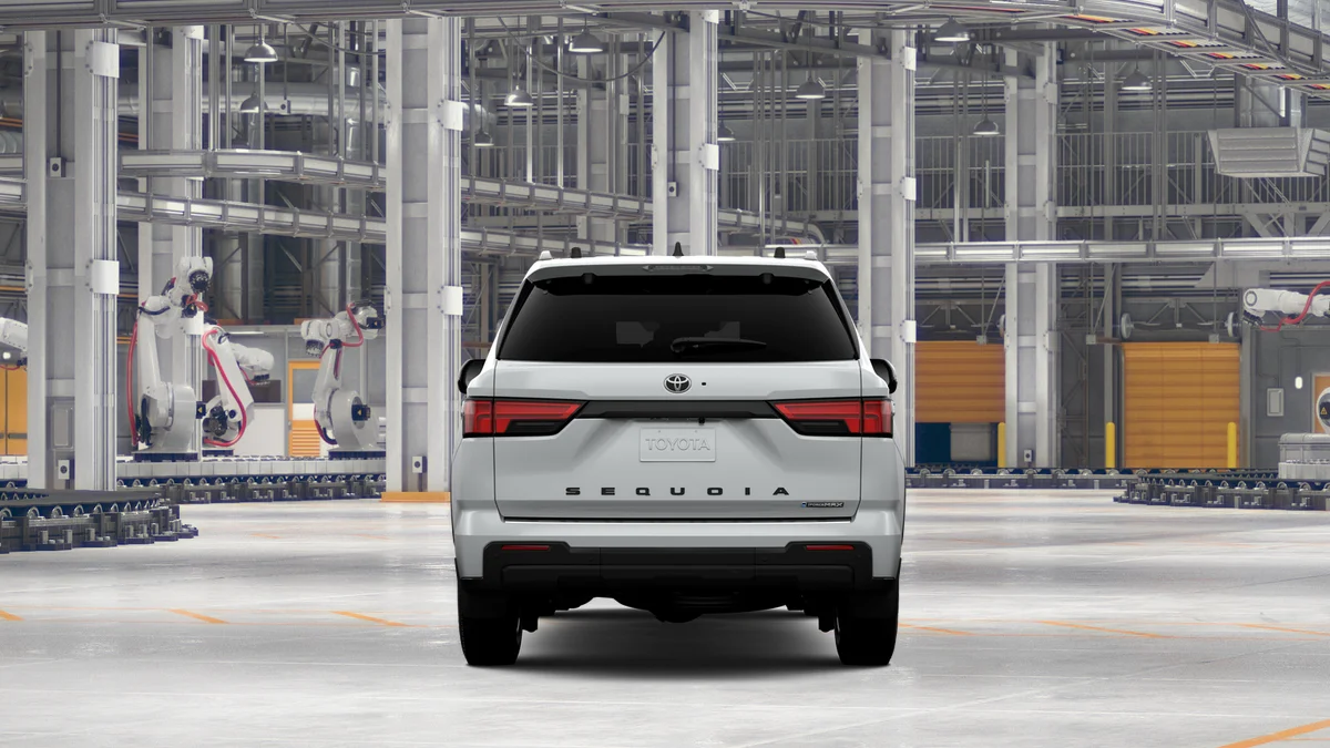 New 2026 Wind Chill Pearl Toyota Platinum image 8
