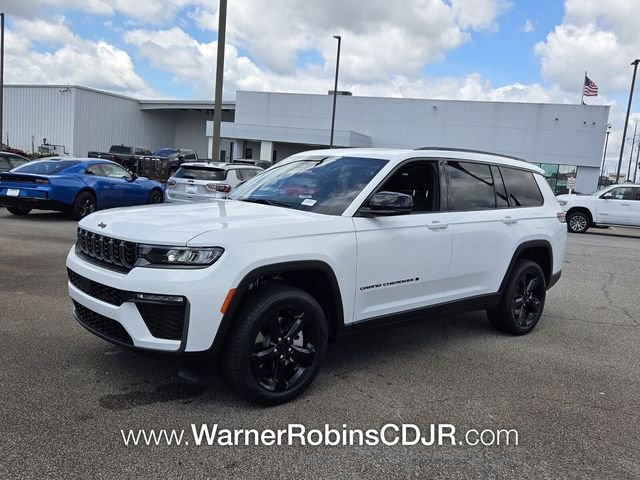 New 2026 Bright White Clear-Coat Exterior Paint Jeep Limited image 3
