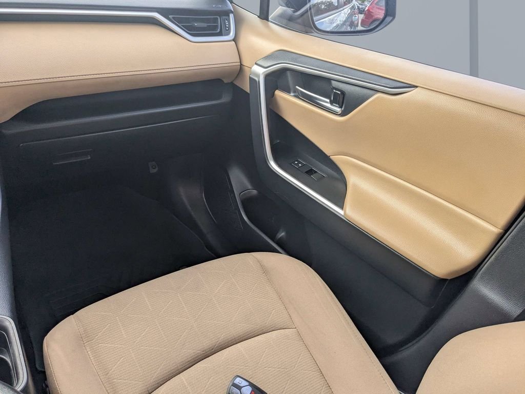 Used 2019 Green Toyota XLE image 21