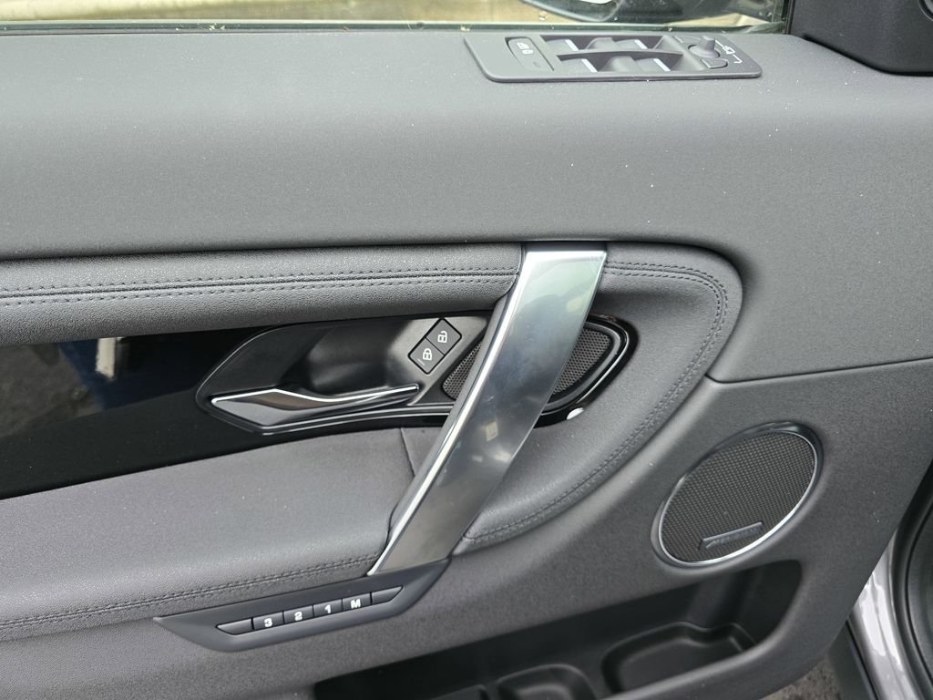 New 2025 Eiger Grey Land Rover S image 27