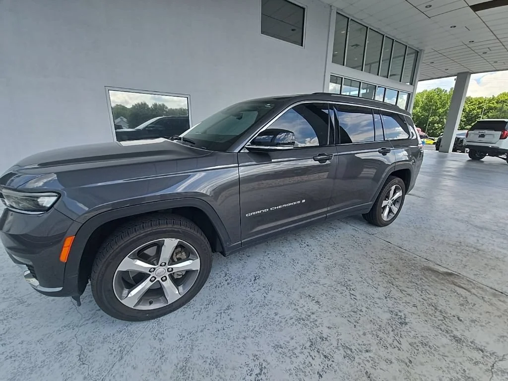 Used 2022 Baltic Gray Metallic Clearcoat Jeep Limited image 1