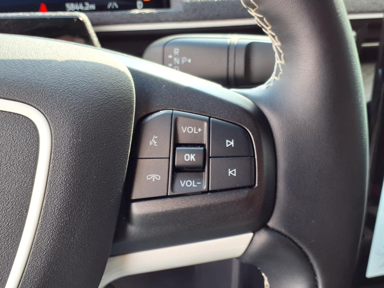 Used 2025 Desert Sand Ford GT image 31