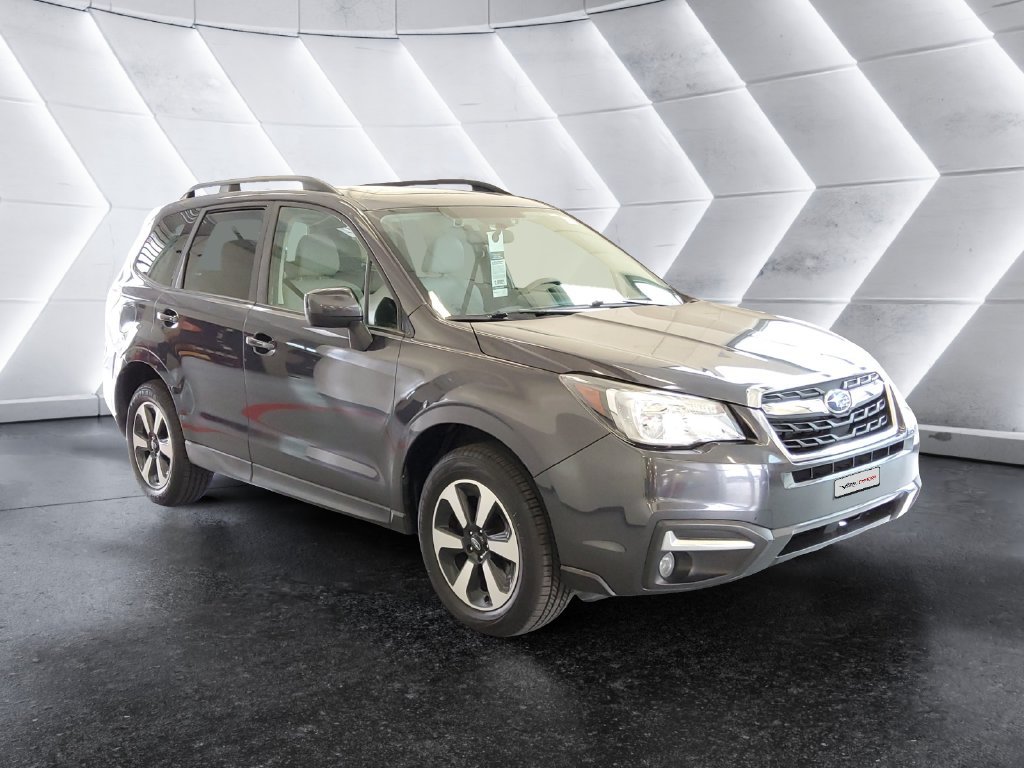 Used 2018 Gray Subaru 2.5i Premium image 1