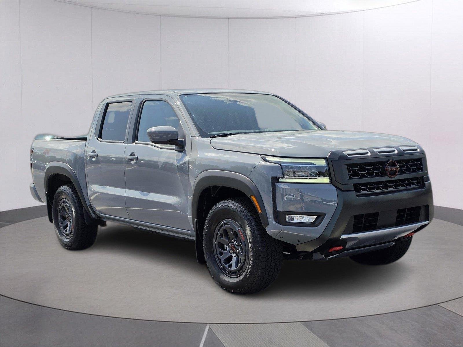 Used 2025 Boulder Gray Pearl Nissan PRO-4X image 7