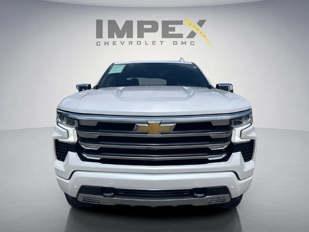 Used 2023 Iridescent Pearl Tricoat Chevrolet High Country image 6