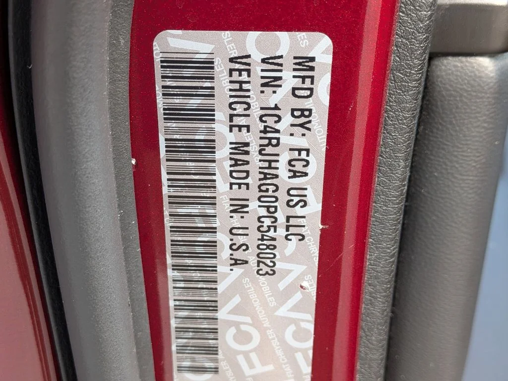 Used 2023 Red Jeep Altitude X image 30