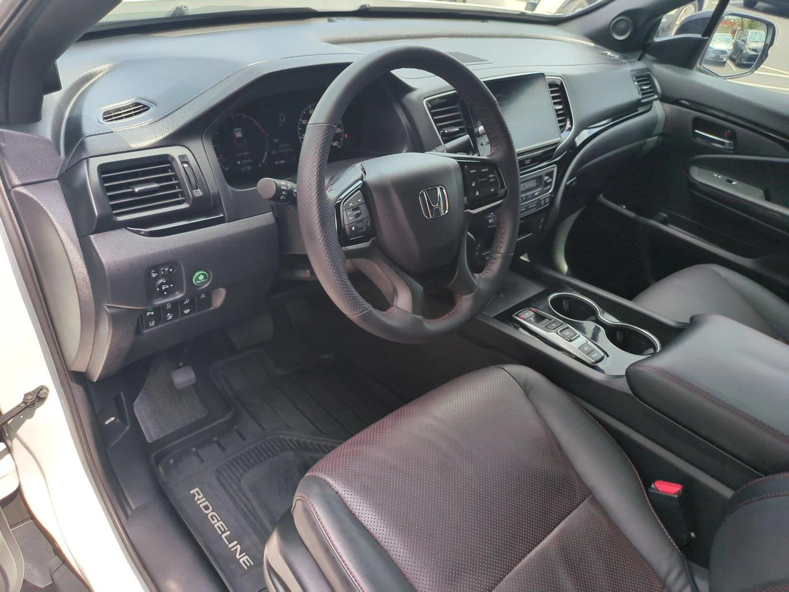 Used 2025 Platinum White Pearl Honda Black Edition image 19