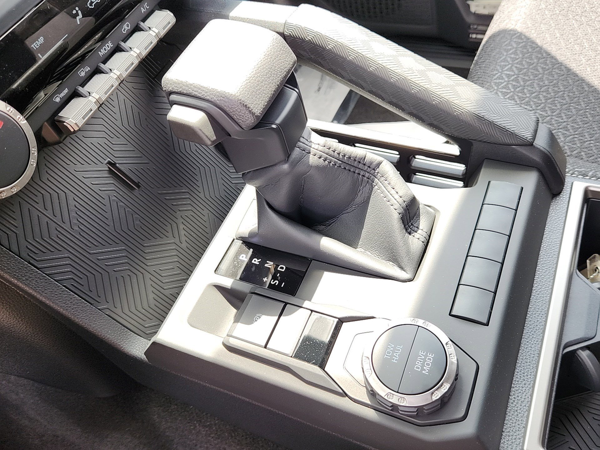 New 2026 Cutting Edge Toyota  SR5 image 17