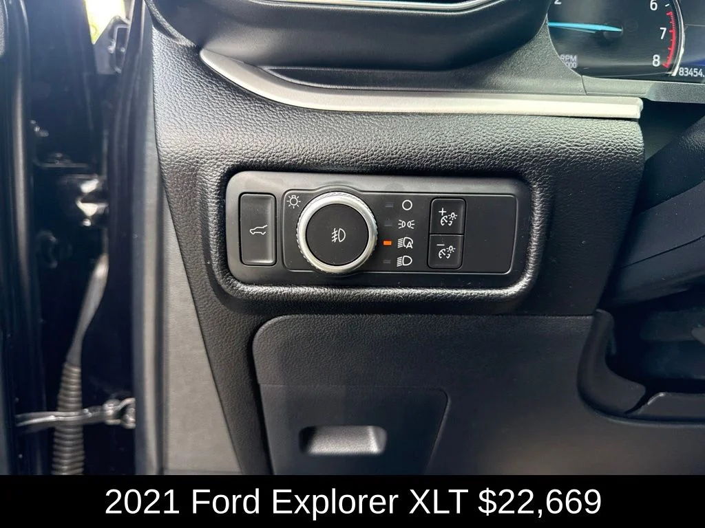 Used 2021 Black Ford XLT image 35