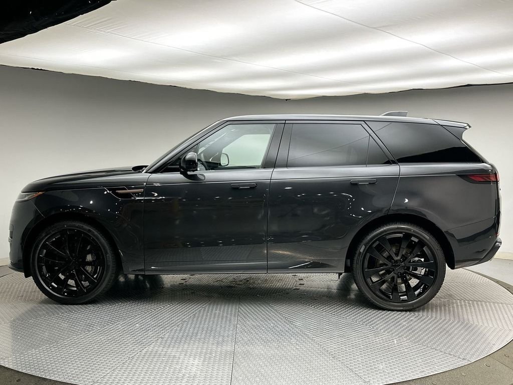 New 2026 Carpathian Gray Premium Metallic Land Rover Dynamic SE image 2