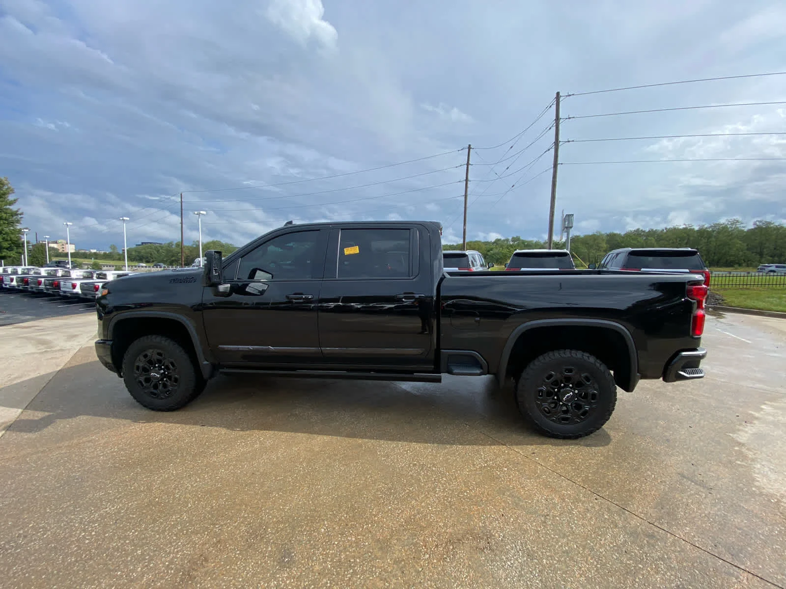 Used 2024 Black Chevrolet High Country image 9