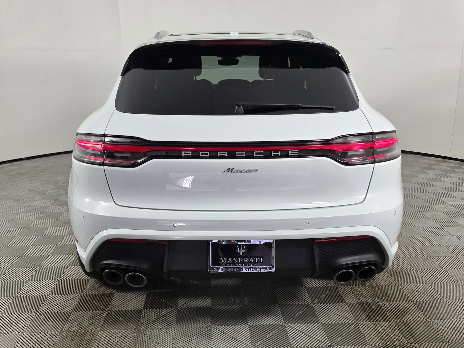 2025 Porsche Macan T - Photo 45
