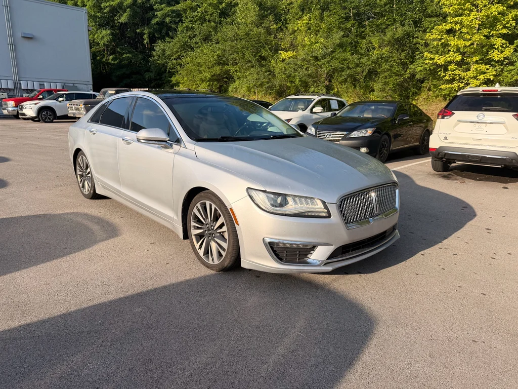 Used 2017 Ingot Silver Metallic Lincoln Reserve image 3