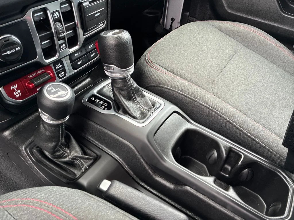 Used 2024 Silver Jeep Rubicon image 12