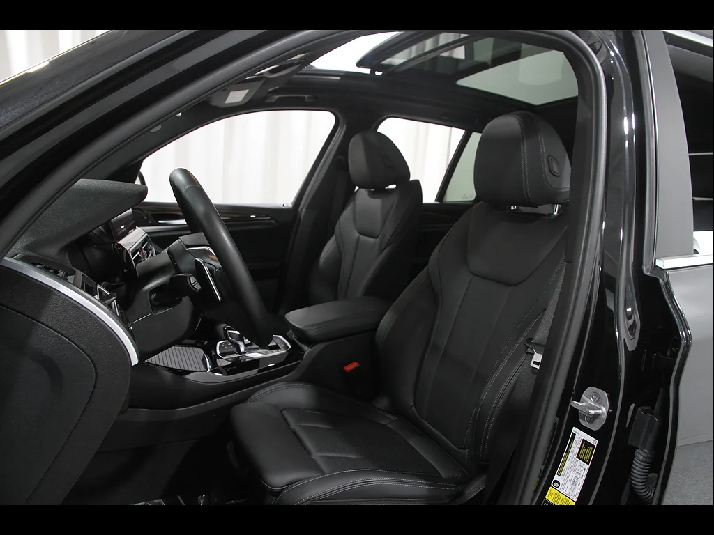 Certified Used 2023 Black Sapphire Metallic BMW xDrive30i image 5