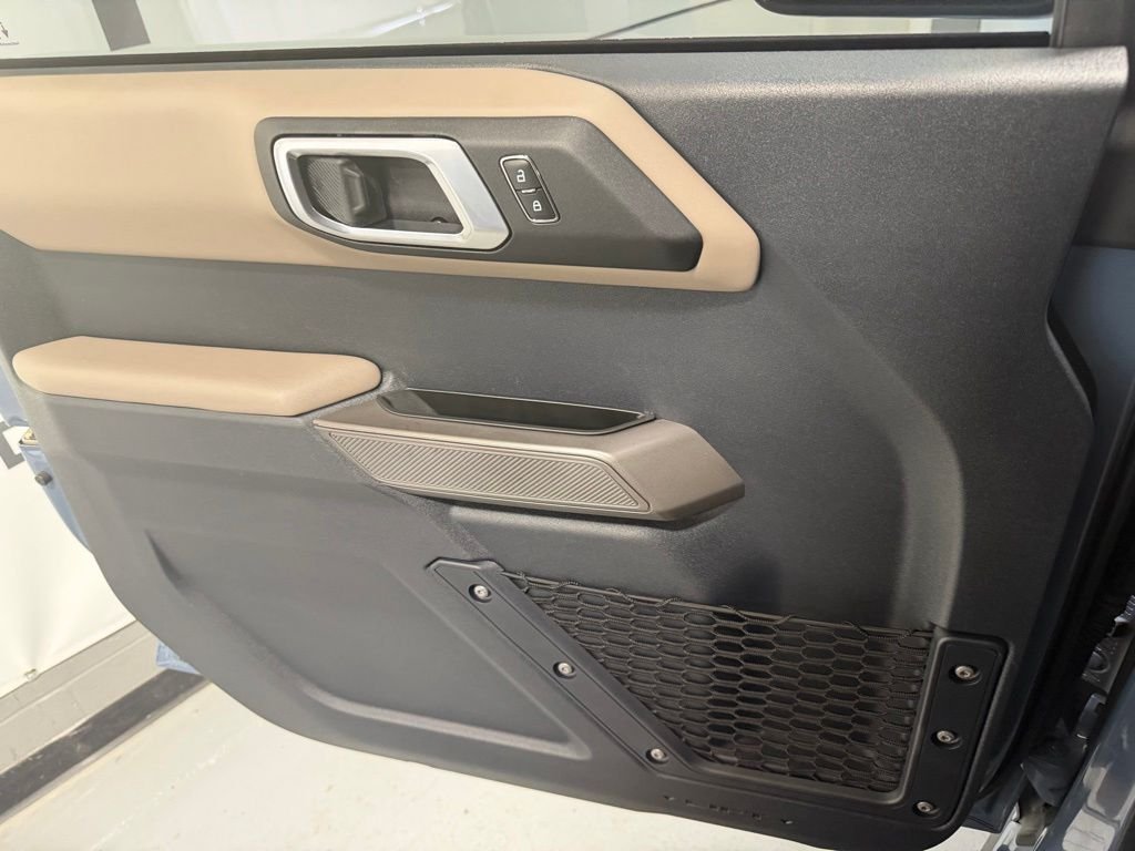 Used 2023 Gray Ford Wildtrak image 15