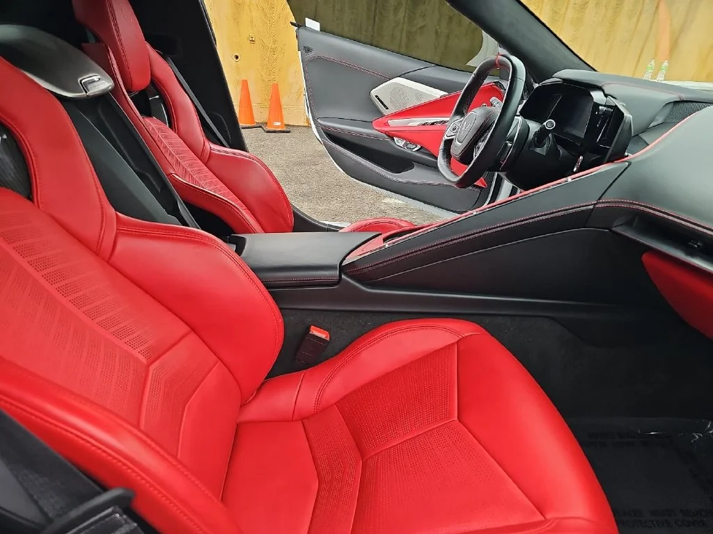 Used 2022 White Chevrolet Stingray image 10