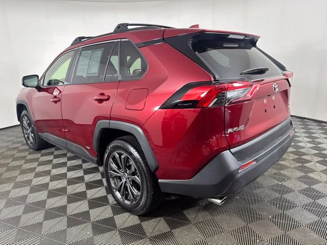 Certified Used 2025 Pearl Toyota XLE Premium image 6